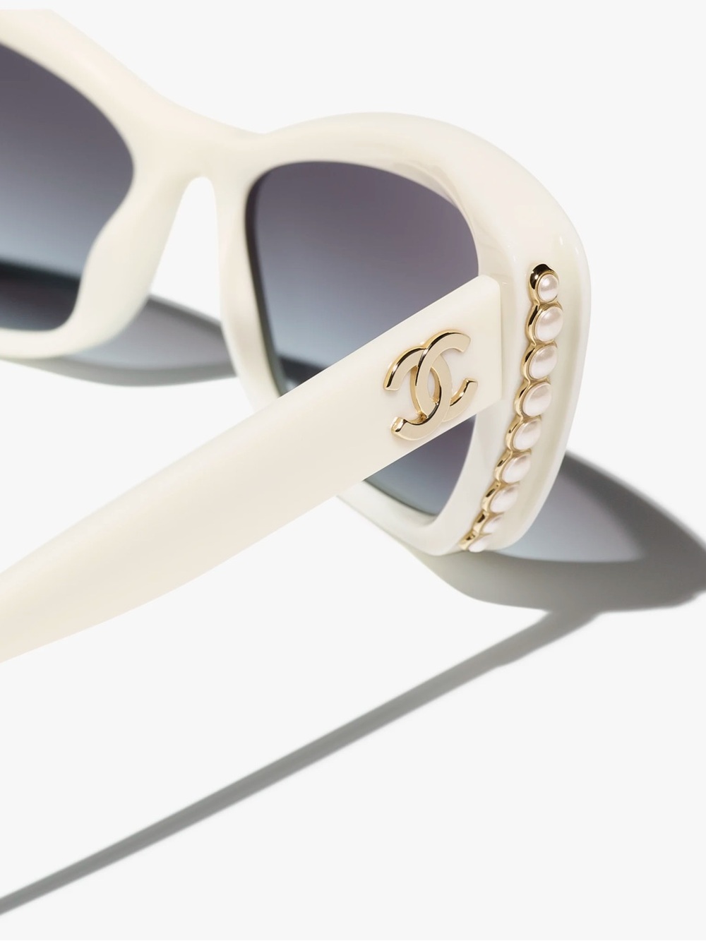CHANEL CAT EYE SUNGLASSES - Picture 3 of 8